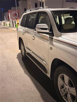 تۆیۆتا لاند کروزەر